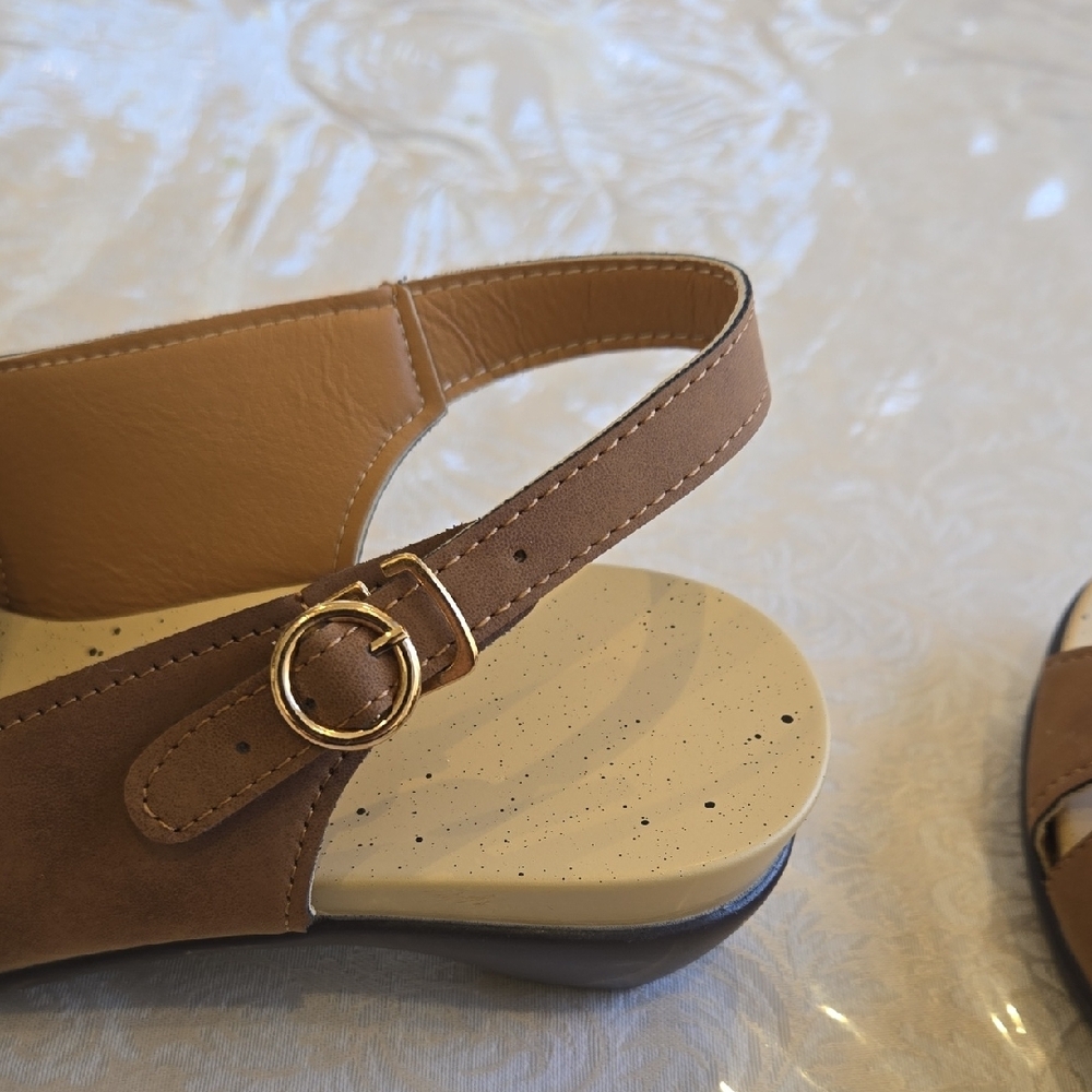 Comfortable Tan Slingback Sandals - Picture 4 of 5